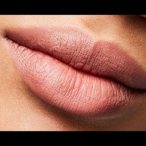 MAC MATTE LIPSTICK “VELVET TEDDY” BNIB 🥰💃💋